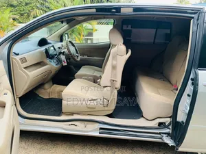 Toyota Raum 2005 Gray