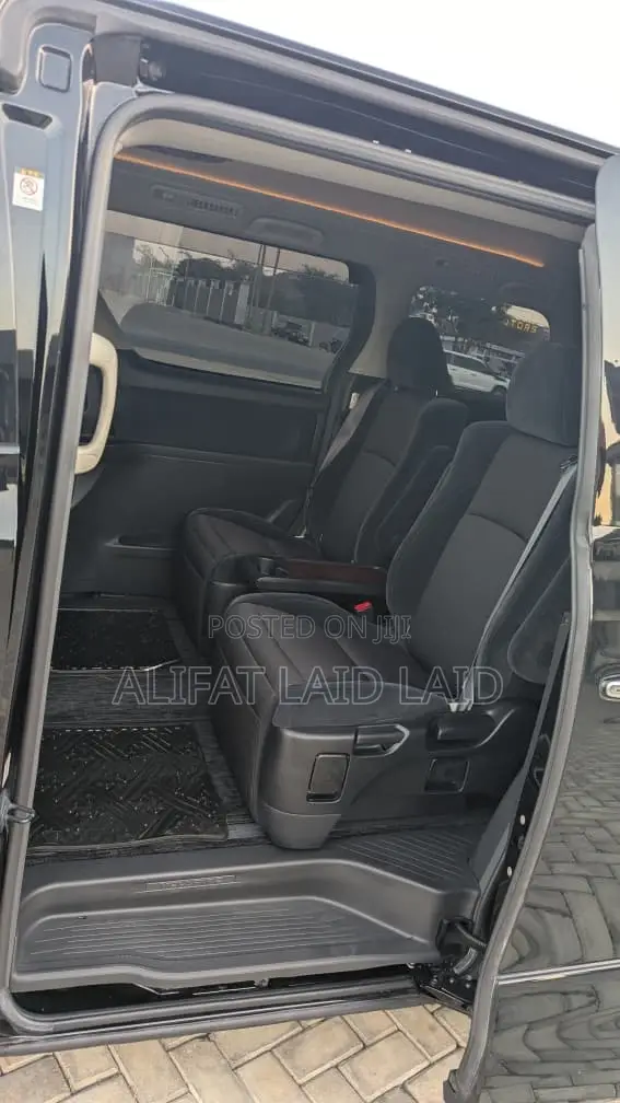 Toyota Alphard 2.4 Hybrid AWD 2010 Black