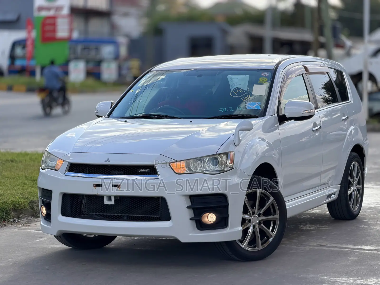 Mitsubishi Outlander 2011 White