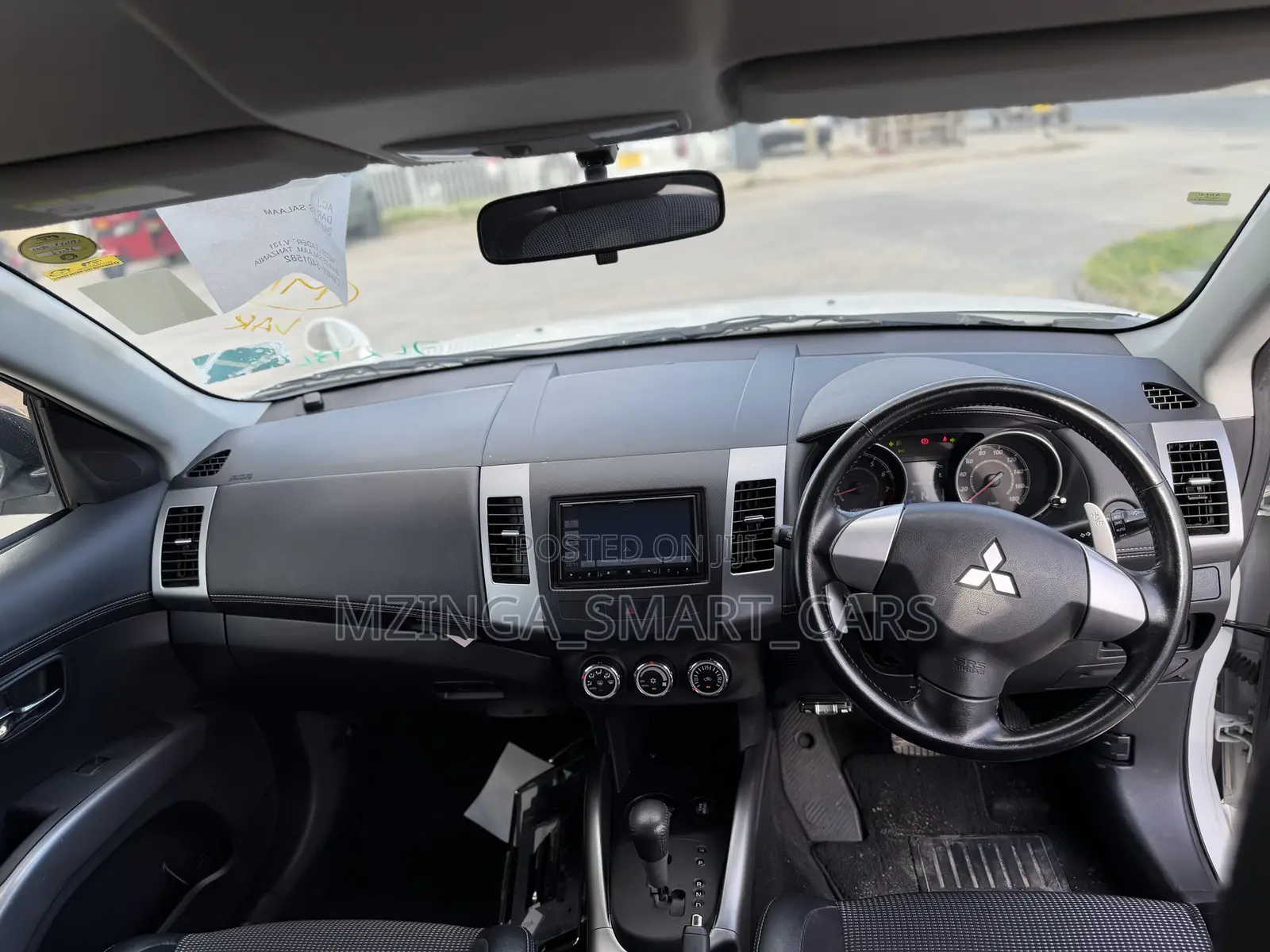 Mitsubishi Outlander 2011 White