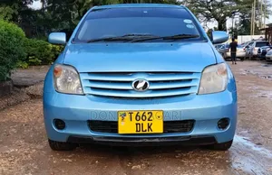 Toyota IST 2005 Blue