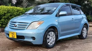 Toyota IST 2005 Blue
