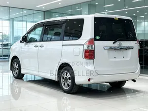 Toyota Noah 2009 White