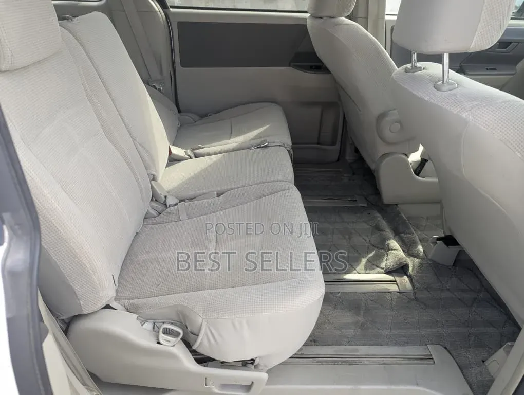 Toyota Noah 2009 White