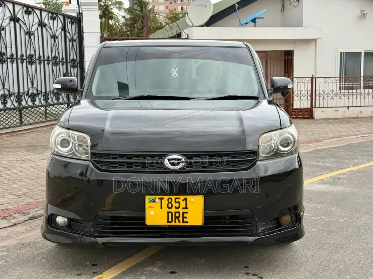 Toyota Corolla Rumion 2010 Black