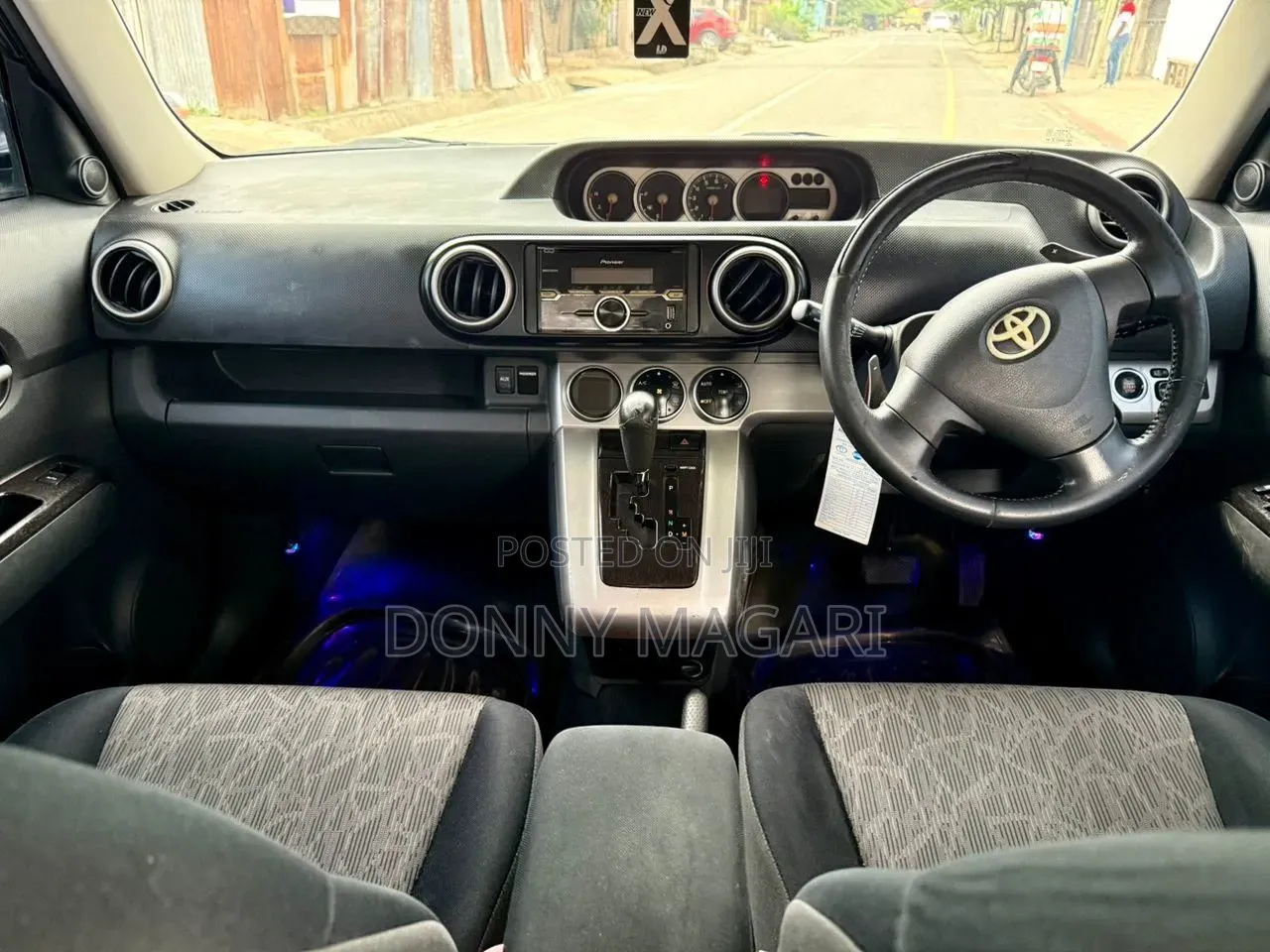 Toyota Corolla Rumion 2010 Black