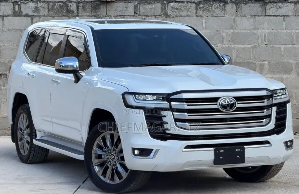 Toyota Land Cruiser 2024 White