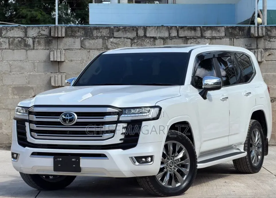 Toyota Land Cruiser 2024 White