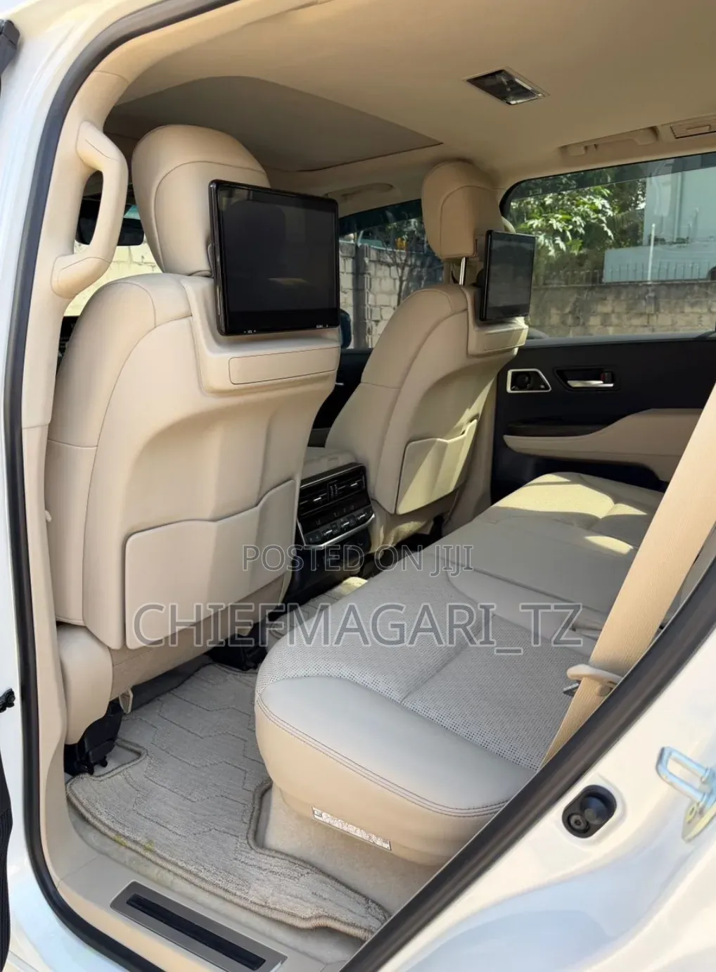Toyota Land Cruiser 2024 White