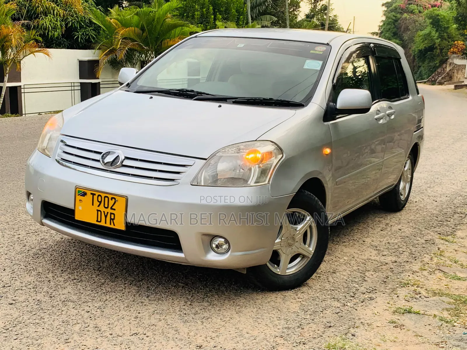Toyota Raum 2009 Silver