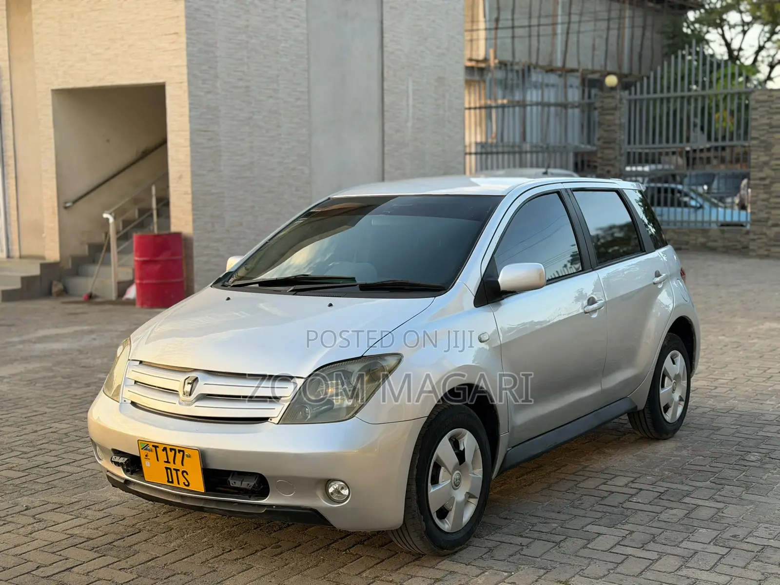 Toyota IST 2004 Silver
