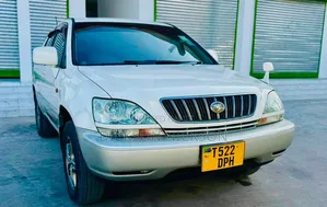 Toyota Harrier 2002 White