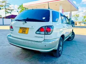 Toyota Harrier 2002 White