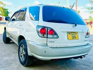 Toyota Harrier 2002 White