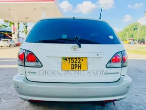 Toyota Harrier 2002 White