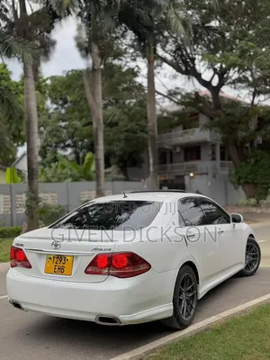 Car 2009 White
