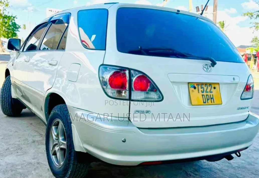Toyota Harrier 2002 Pearl