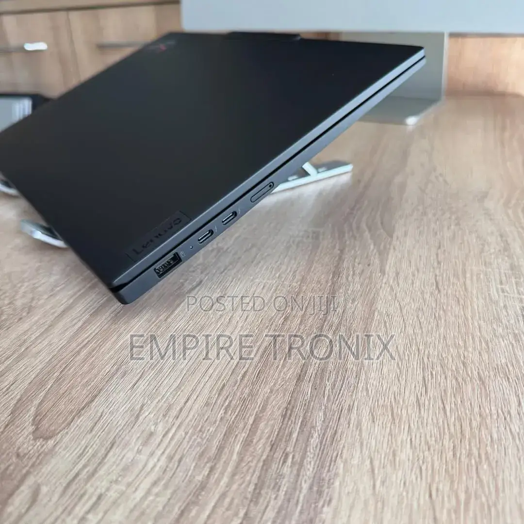 New Laptop Lenovo ThinkPad X1 Carbon 32GB Intel Core Ultra 7 SSD 512GB