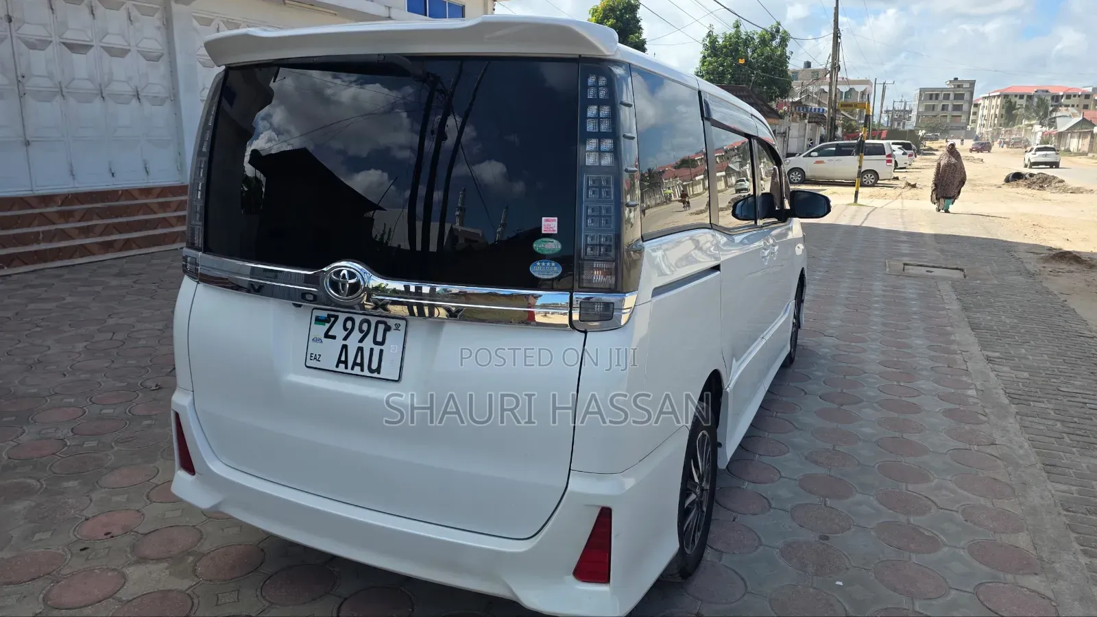 Toyota Voxy 2015 Pearl