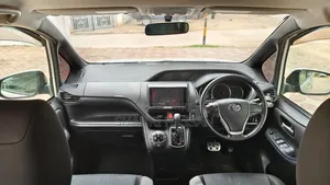 Toyota Voxy 2015 Pearl
