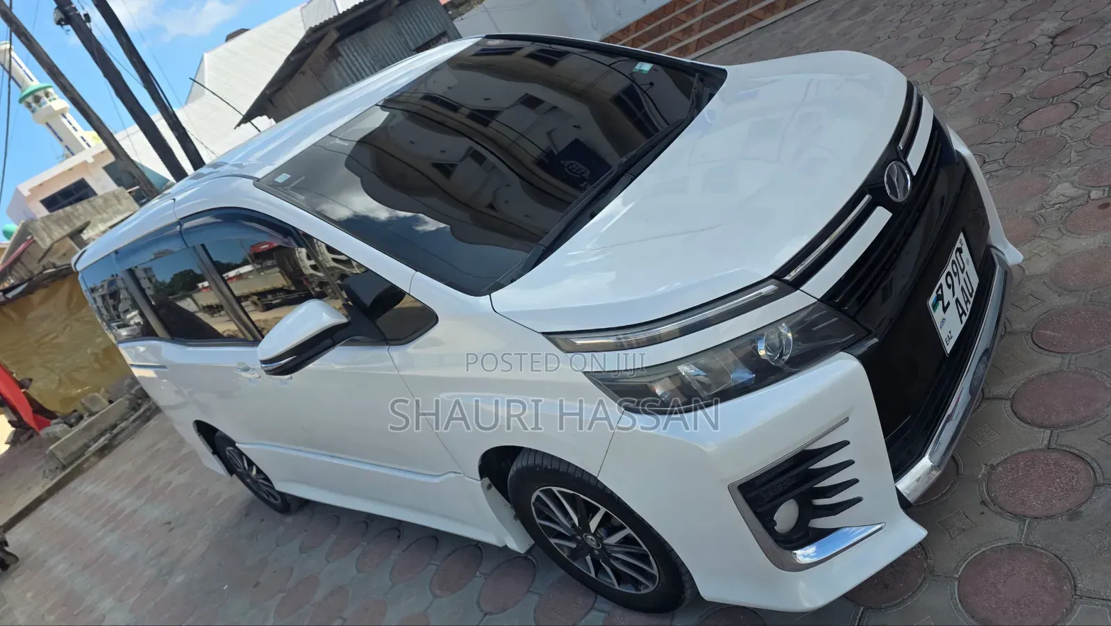 Toyota Voxy 2015 Pearl