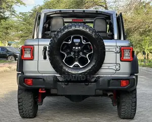 Jeep Wrangler 2024 Silver