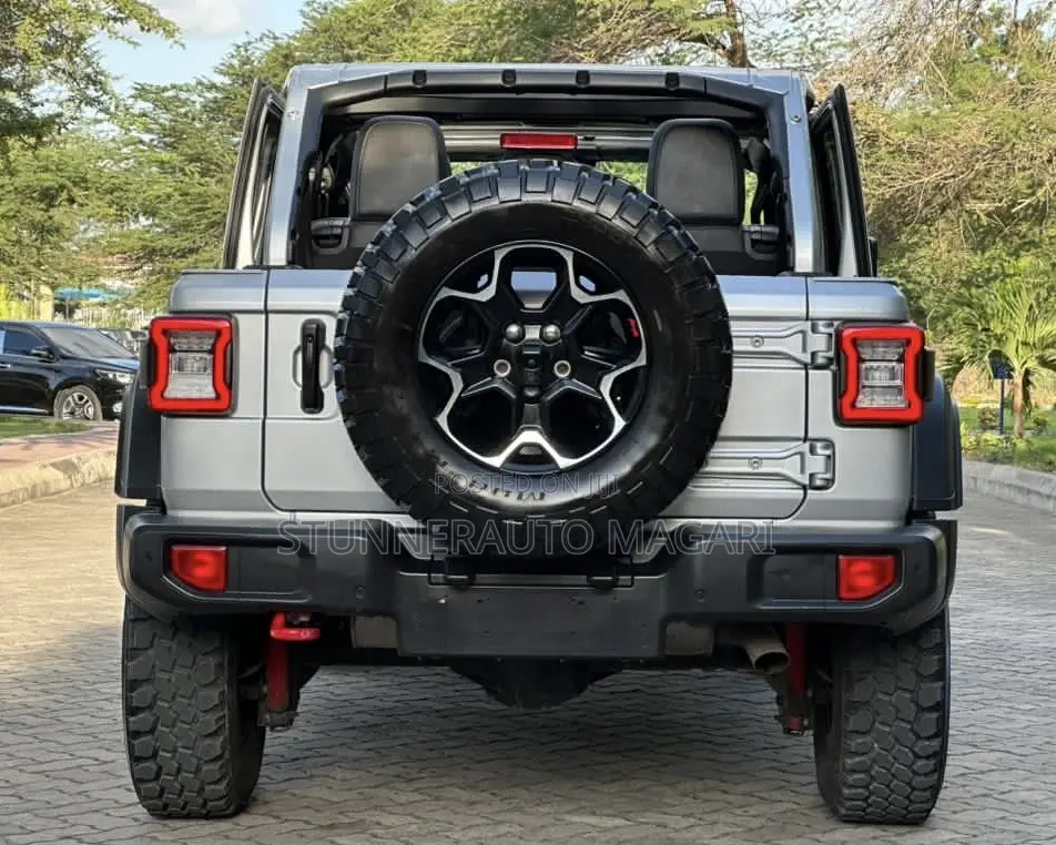 Jeep Wrangler 2024 Silver