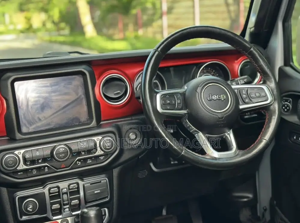 Jeep Wrangler 2024 Silver