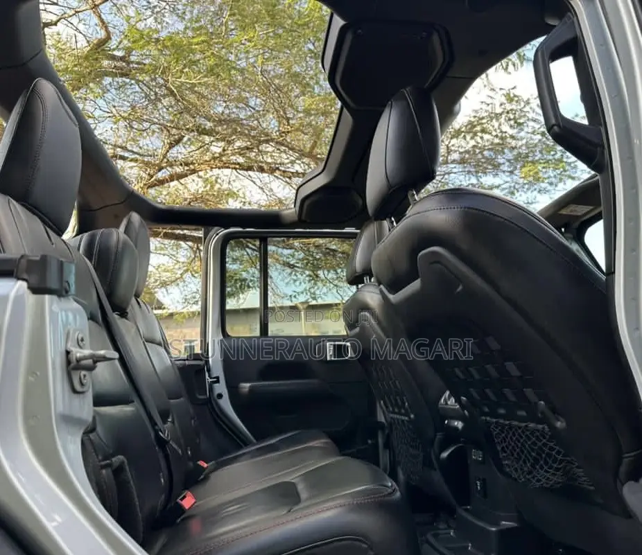 Jeep Wrangler 2024 Silver