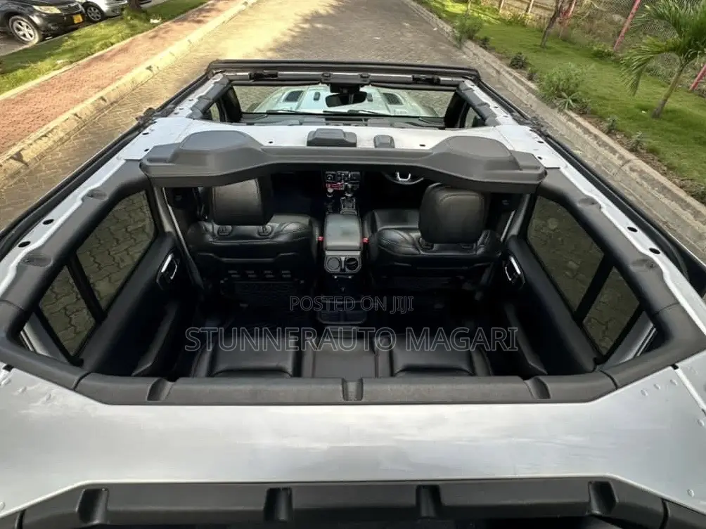 Jeep Wrangler 2024 Silver