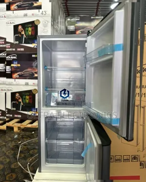 Blackark Combi Fridge With Capacity:-158 Litres and Bottom Freezer