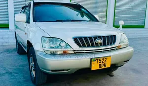 Toyota Harrier 2002 White