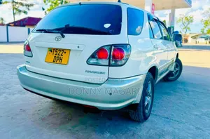 Toyota Harrier 2002 White