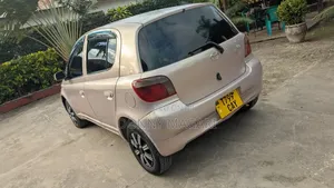 Toyota Vitz 2003 Pink