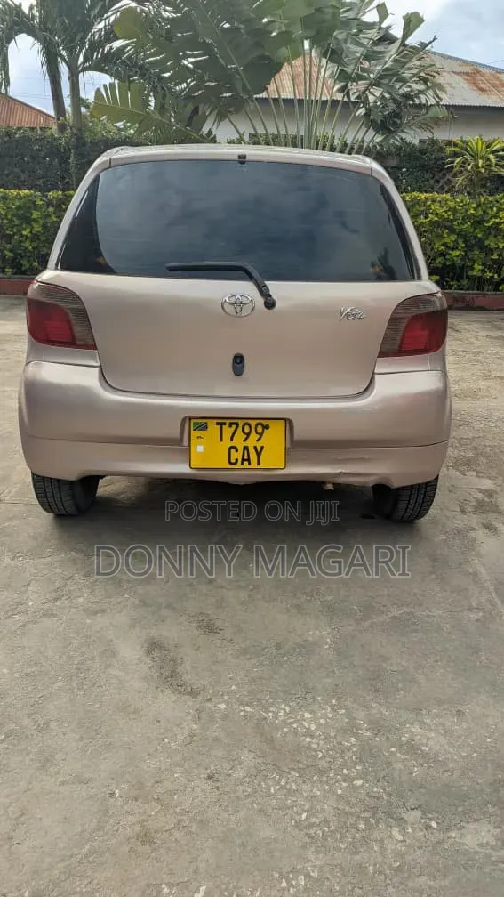 Toyota Vitz 2003 Pink