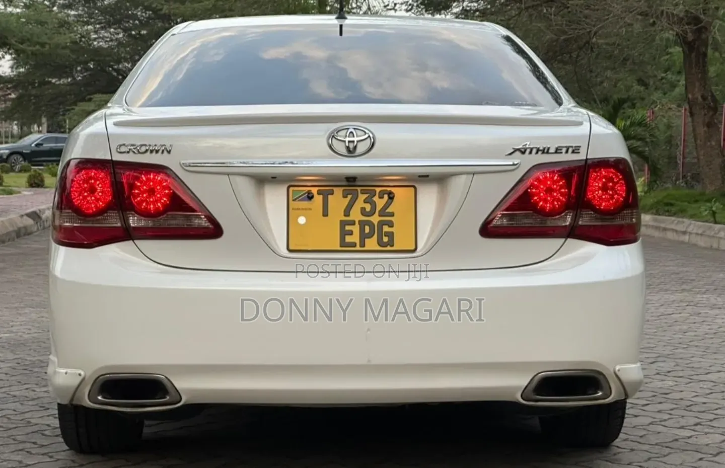 Toyota Crown 2009 White