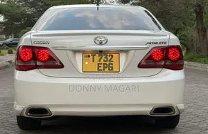Toyota Crown 2009 White