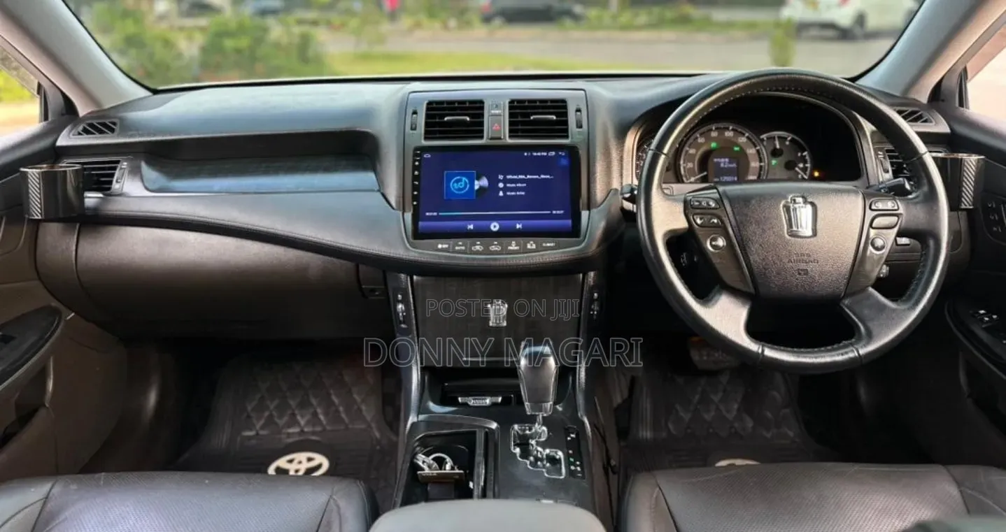 Toyota Crown 2009 White