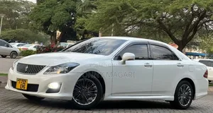 Toyota Crown 2009 White