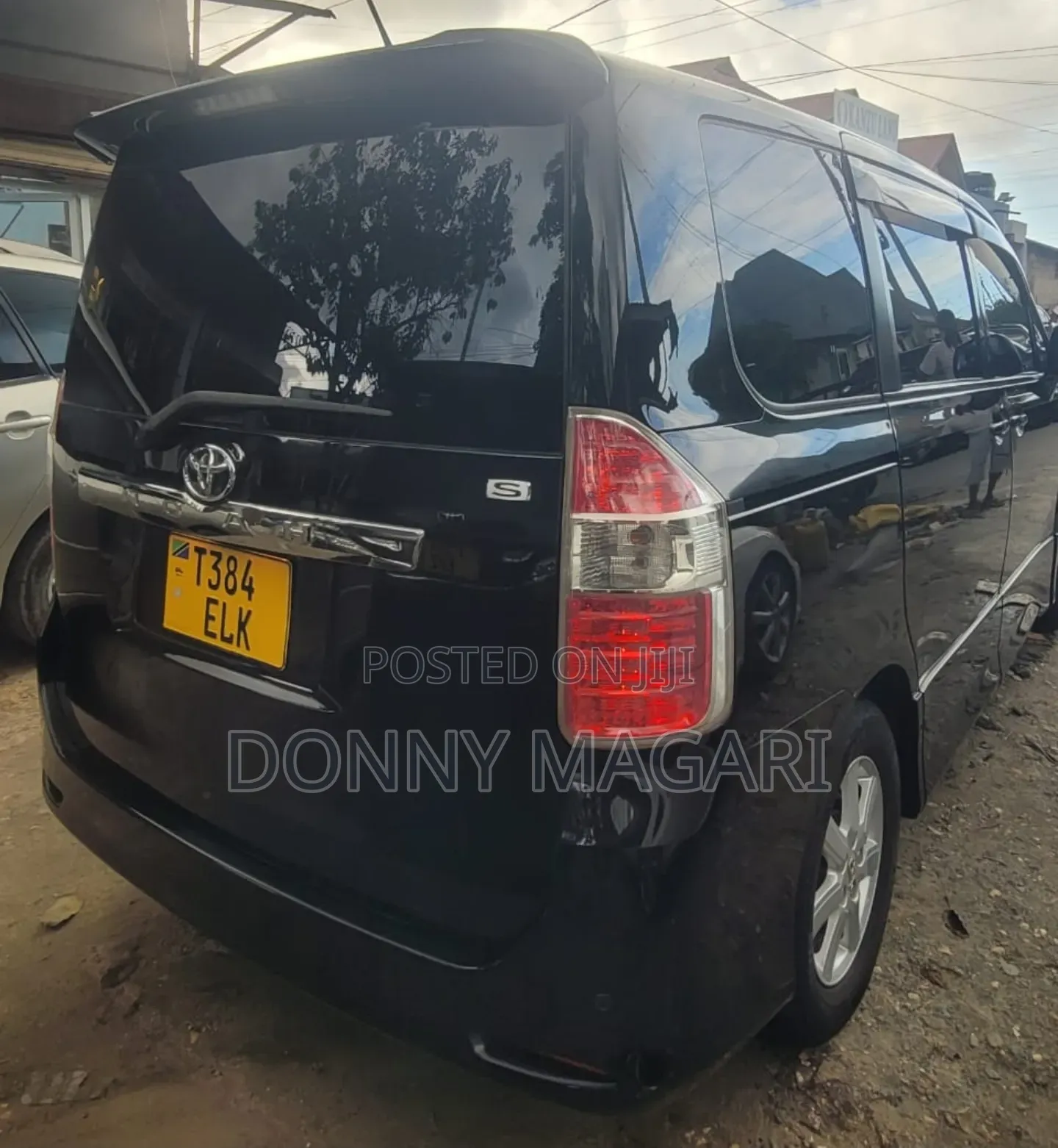 Toyota Noah 2010 Black