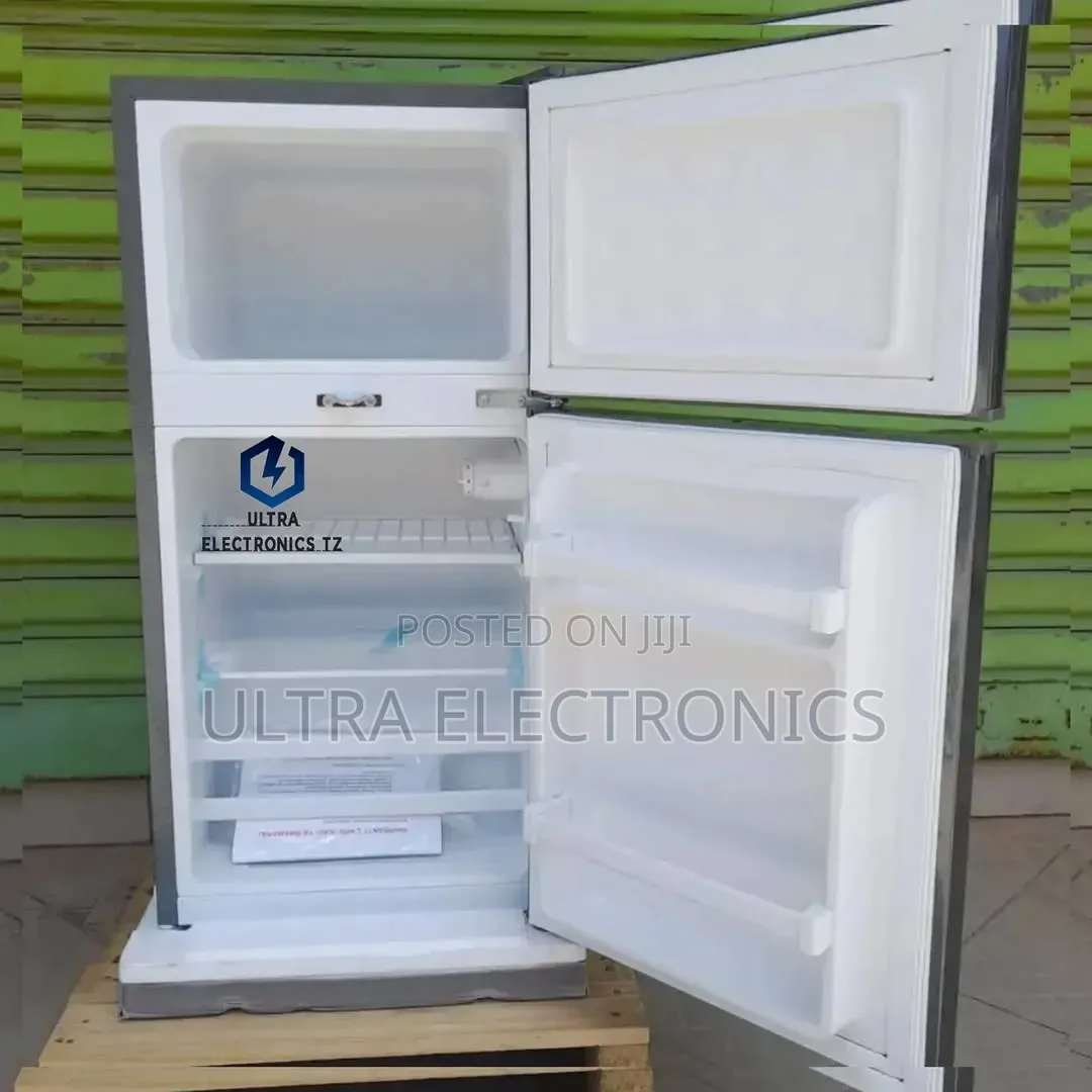 Boss Fridge/ Refrigerator With Top Freezer and 100 Litres