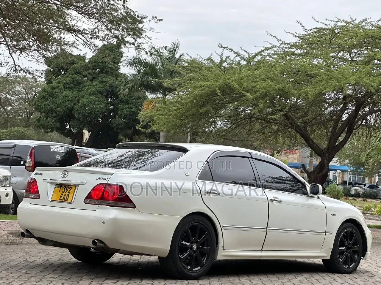 Toyota Crown 2006 White