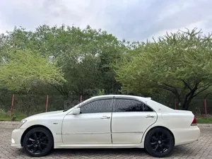 Toyota Crown 2006 White