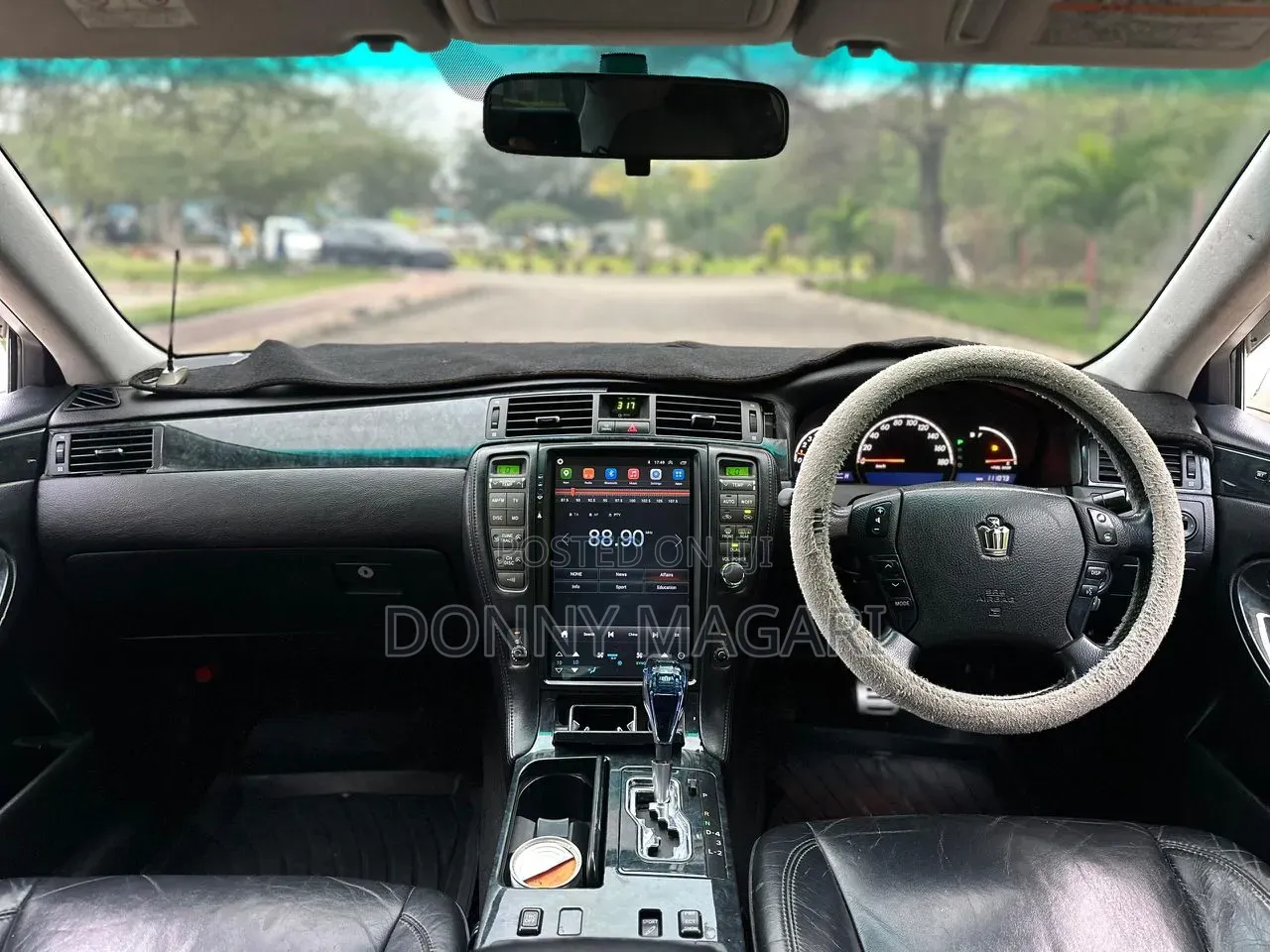 Toyota Crown 2006 White