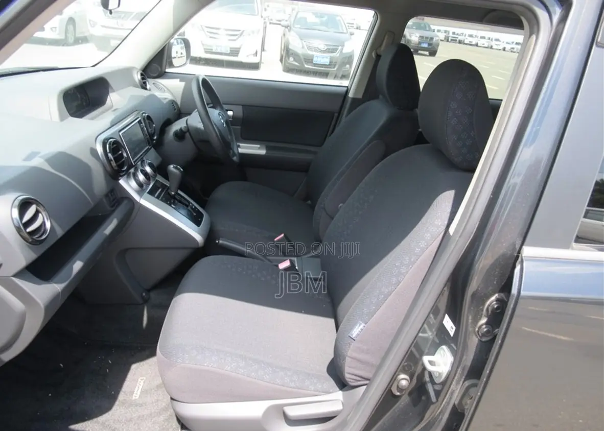 Toyota Corolla Rumion Hatchback 1.5 FWD 2009 Black