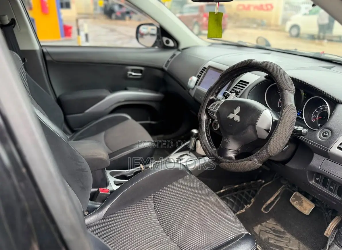 Mitsubishi Outlander 2010 Black