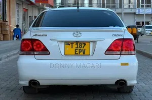 Toyota Crown 2006 White