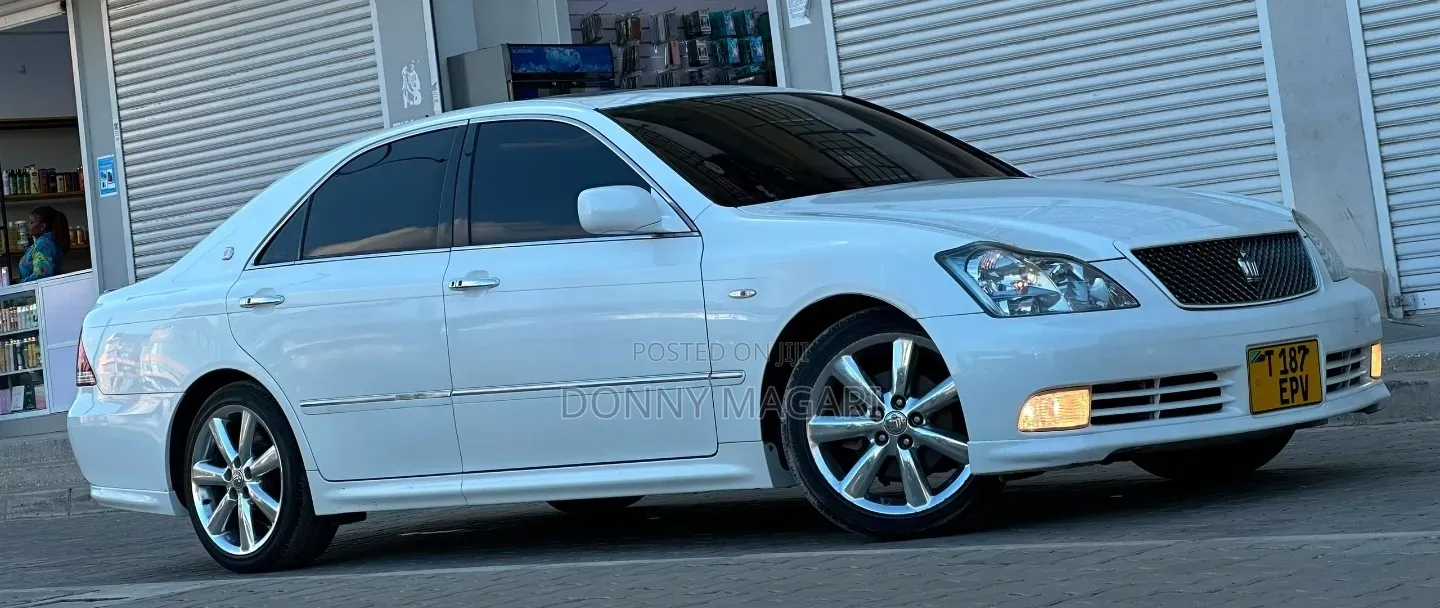Toyota Crown 2006 White