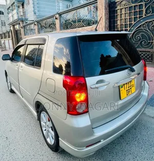 Toyota Raum 2005 Silver