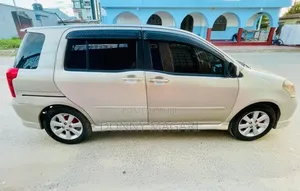 Toyota Raum 2005 Silver